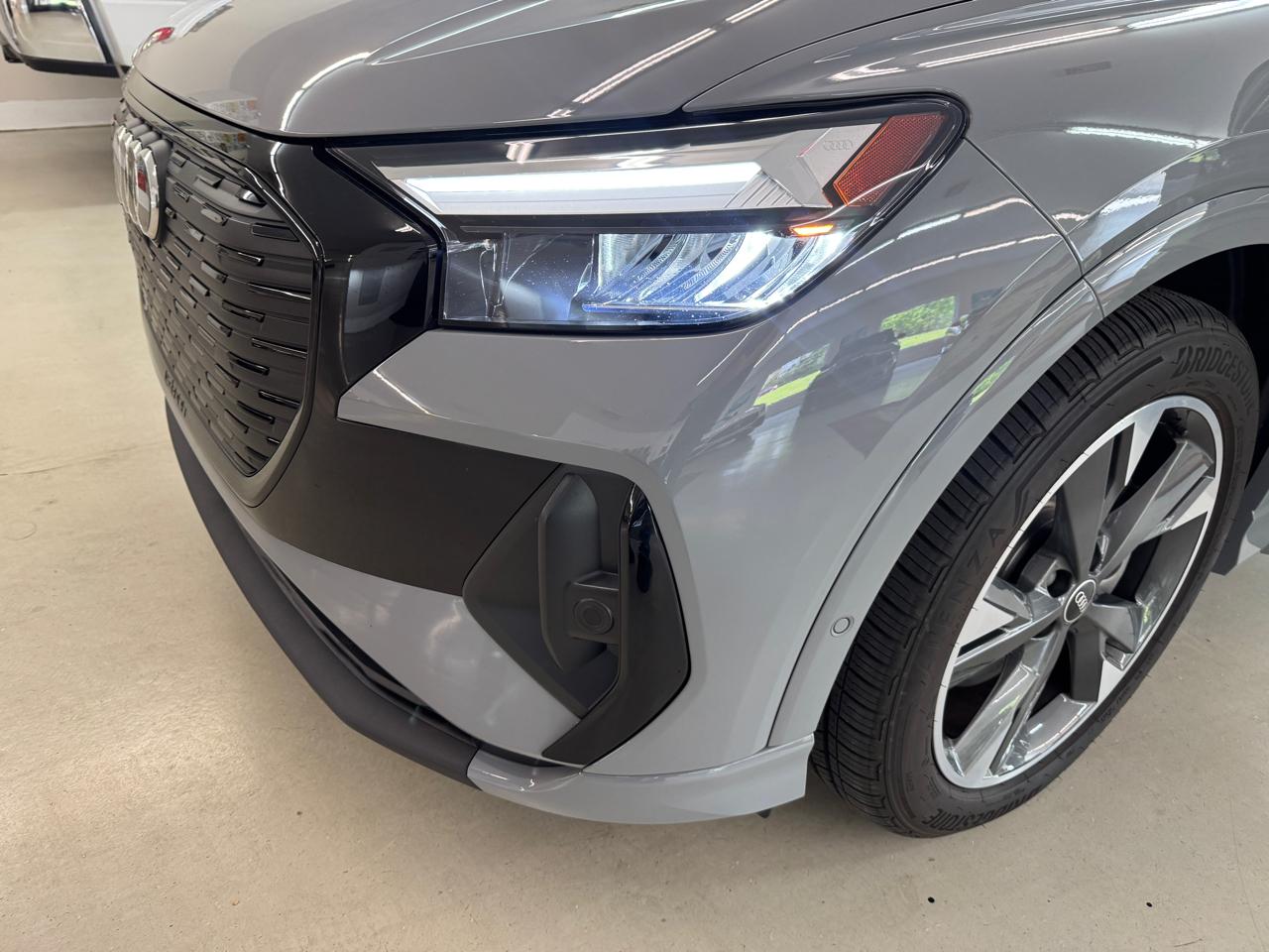 Audi Q4 e-tron  2024