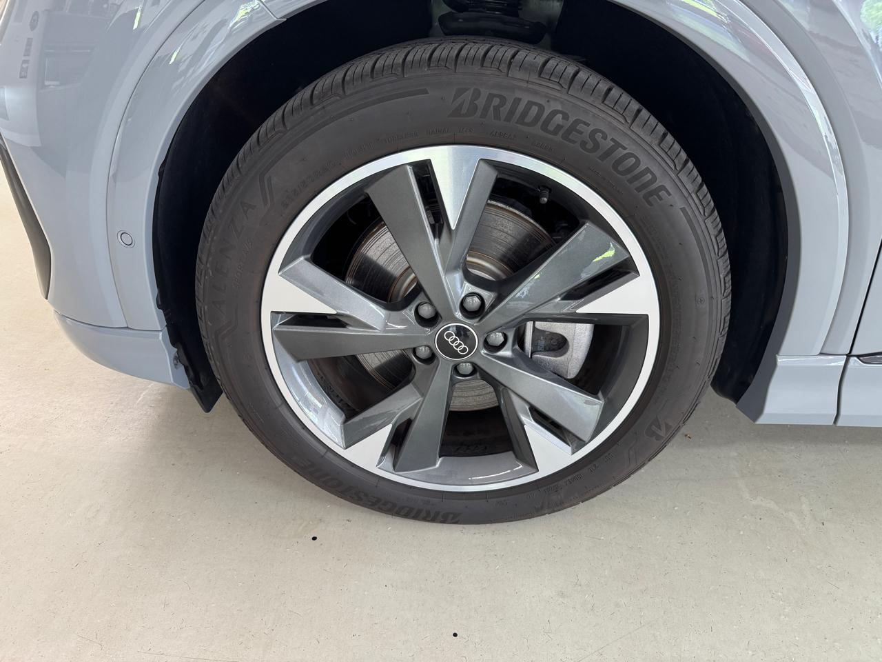 Audi Q4 e-tron  2024
