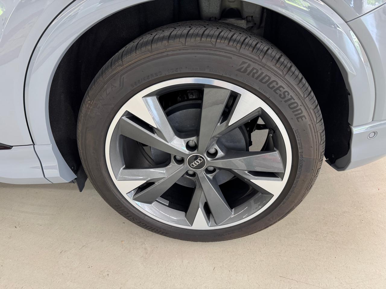 Audi Q4 e-tron  2024