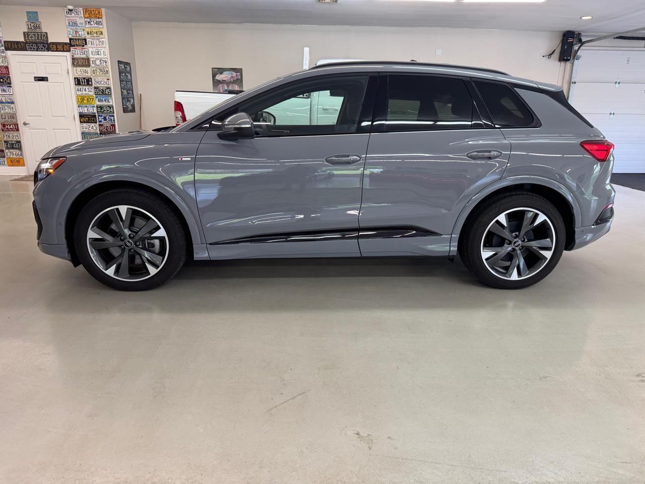 Audi Q4 e-tron  2024
