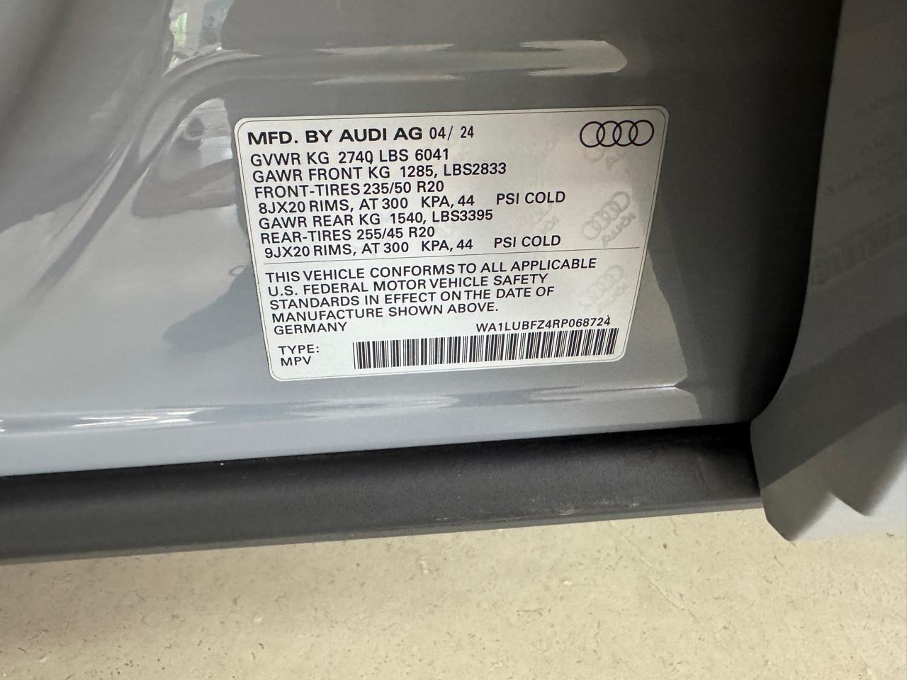 Audi Q4 e-tron  2024