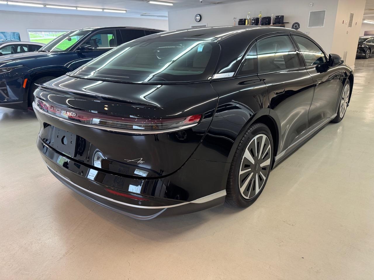 Lucid Air Pure 2023