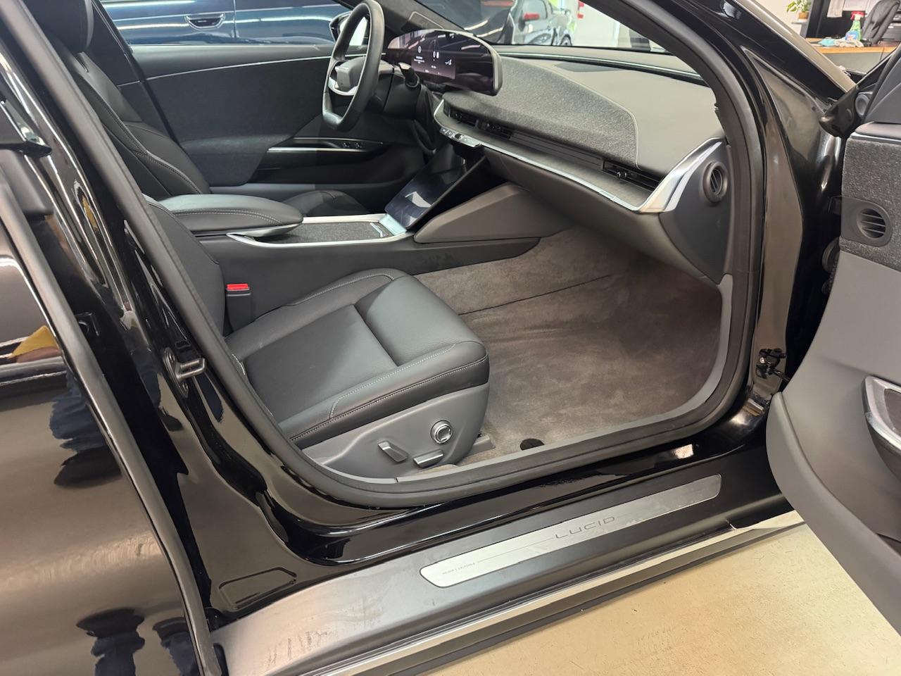 Lucid Air Pure 2023
