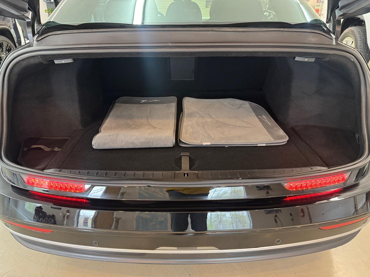 Lucid Air Pure 2023