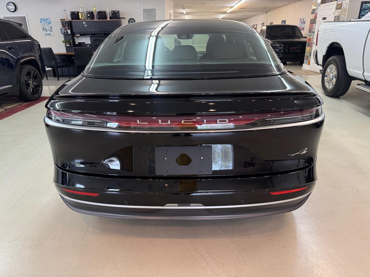 Lucid Air Pure 2023