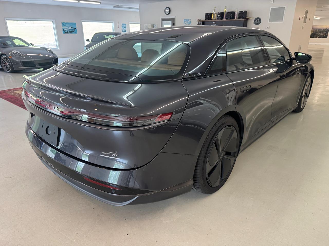 Lucid Air Touring AWD 2023