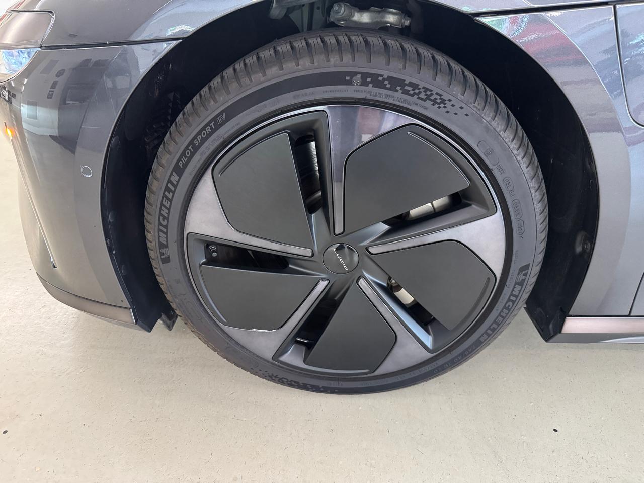 Lucid Air Touring AWD 2023
