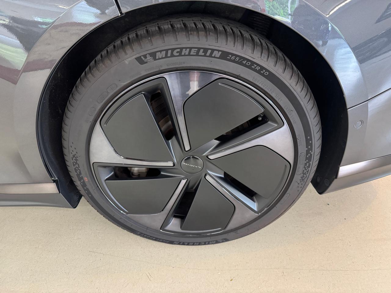 Lucid Air Touring AWD 2023