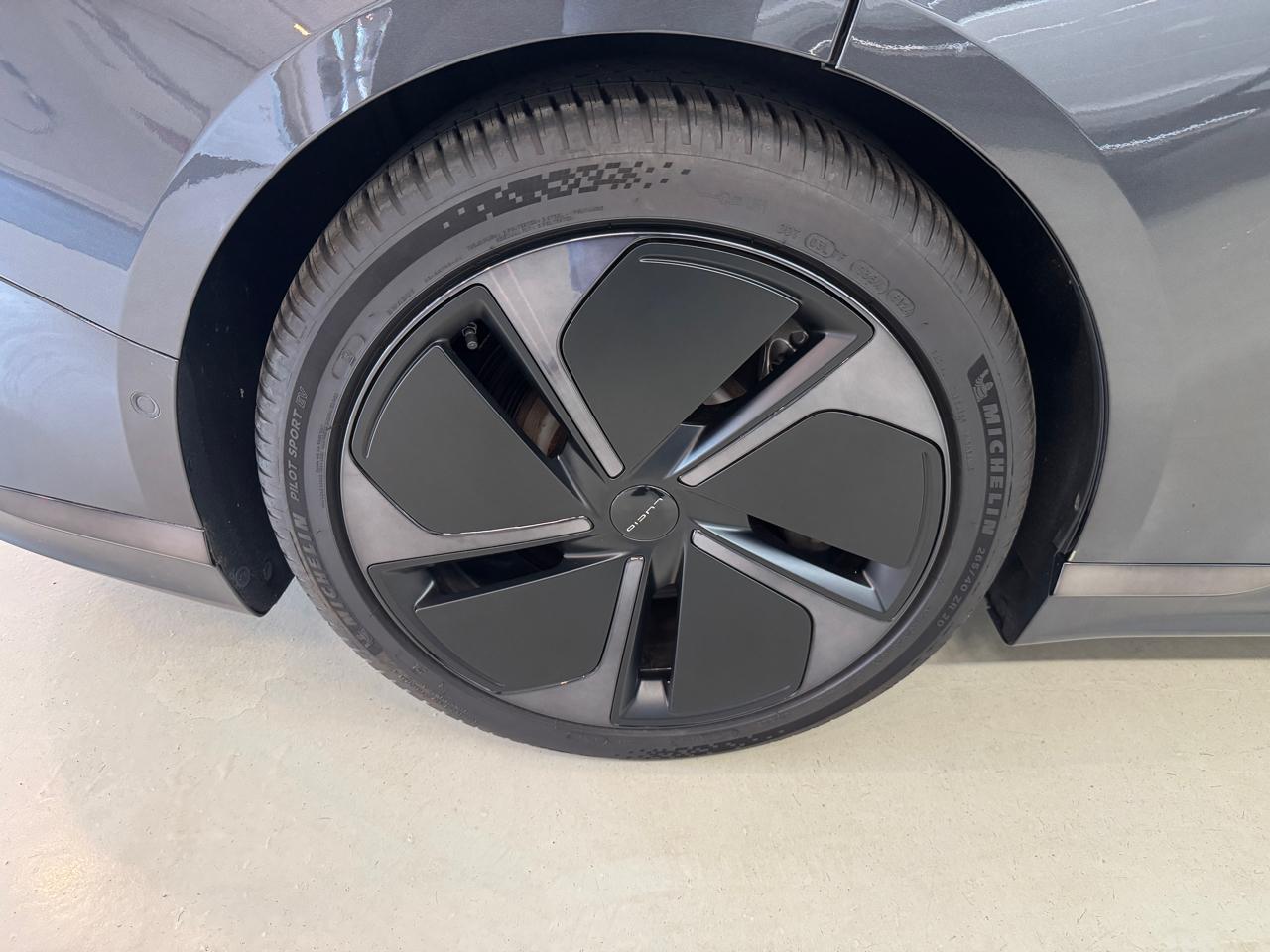 Lucid Air Touring AWD 2023