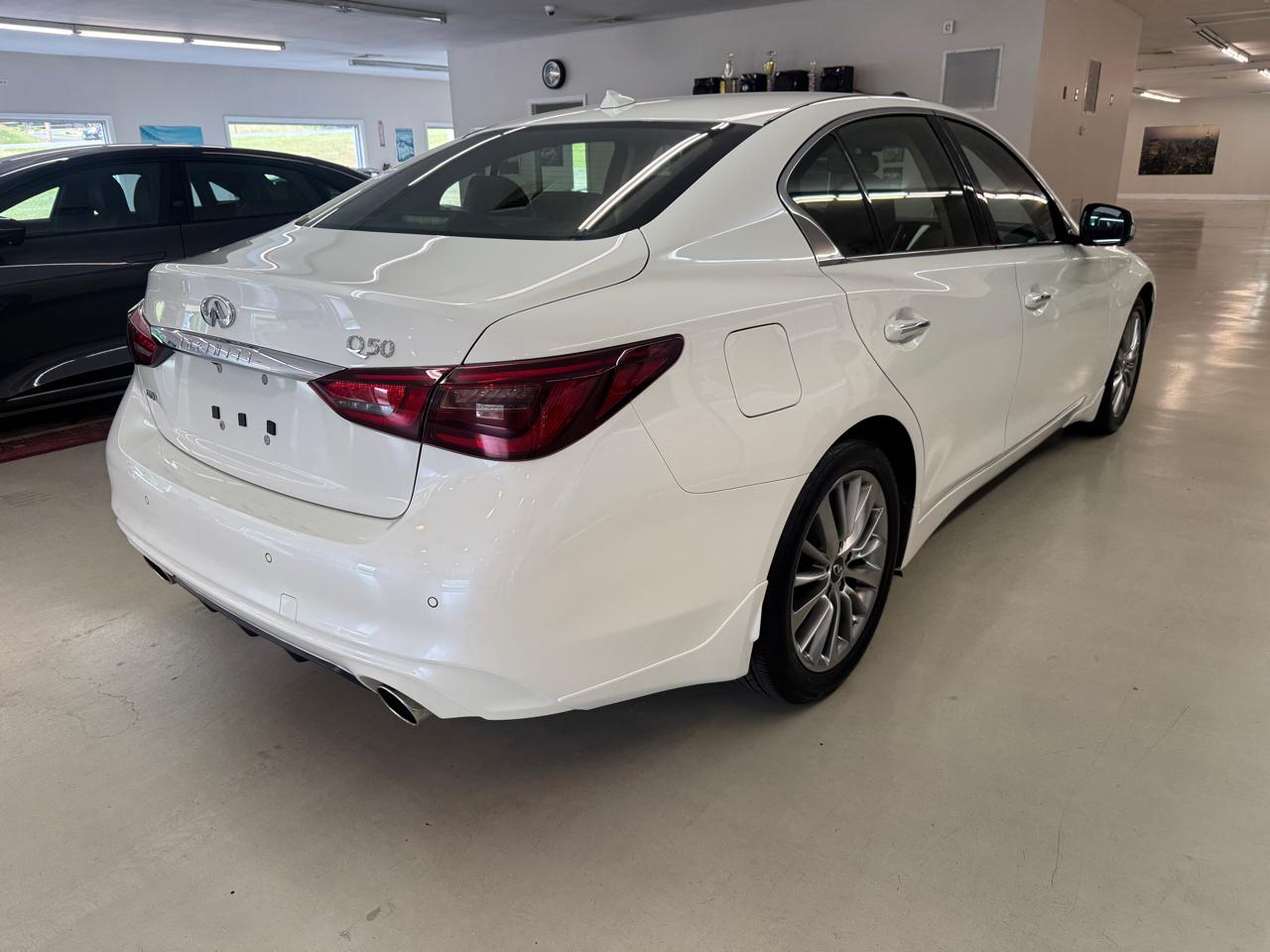 Infiniti Q50 3.0t LUXE AWD 2024