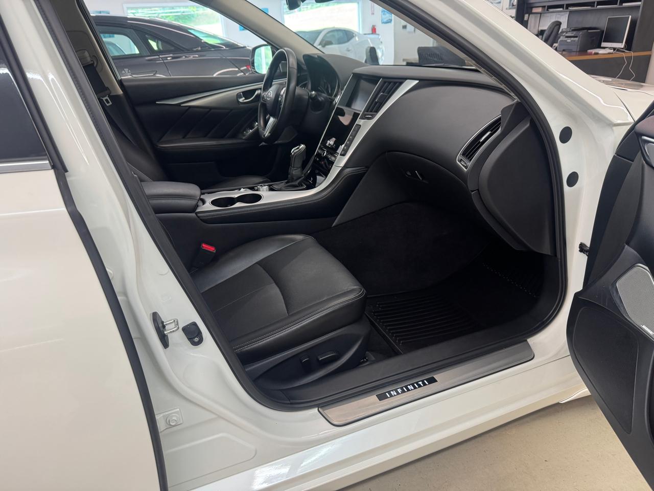 Infiniti Q50 3.0t LUXE AWD 2024