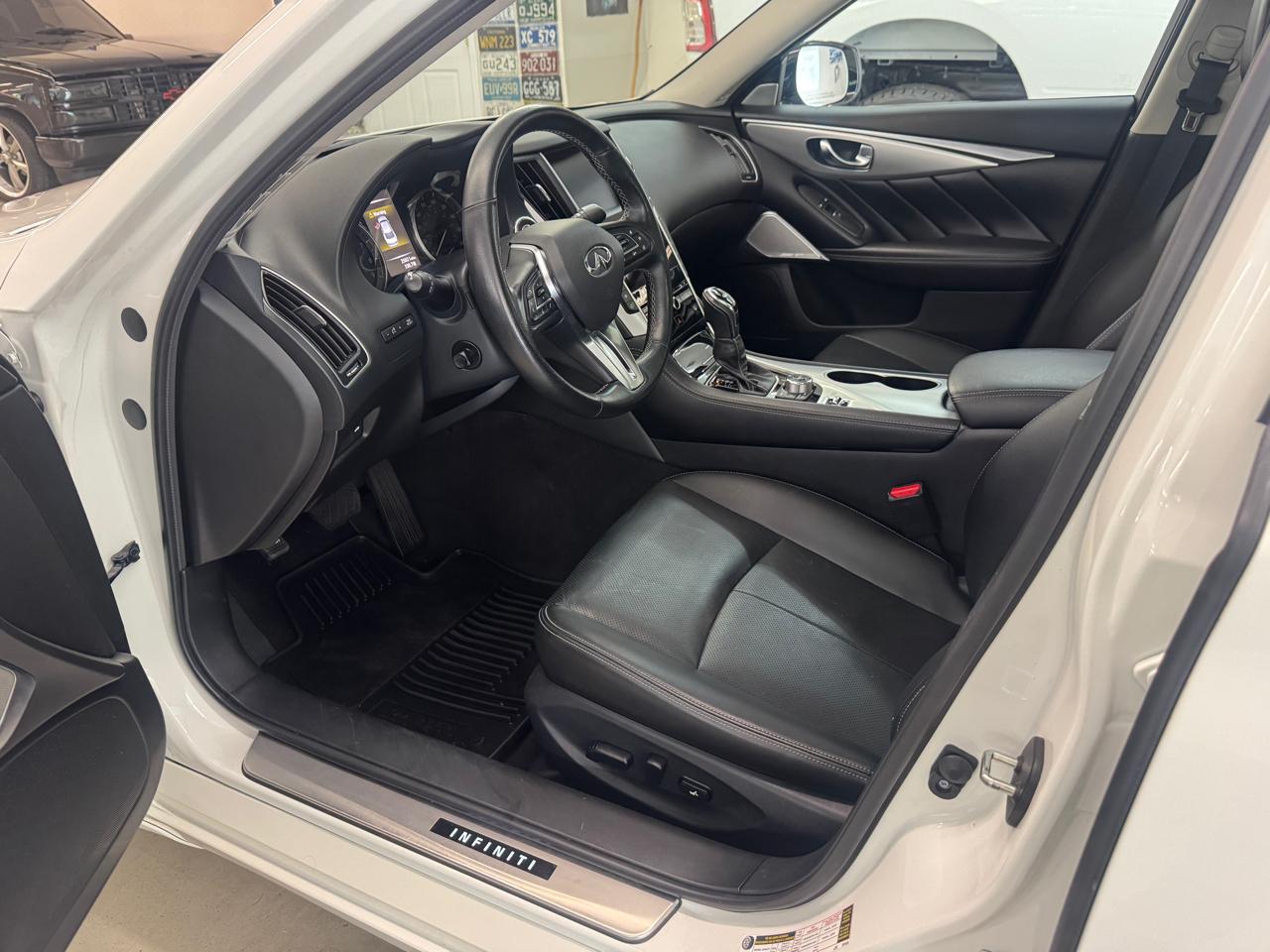 Infiniti Q50 3.0t LUXE AWD 2024