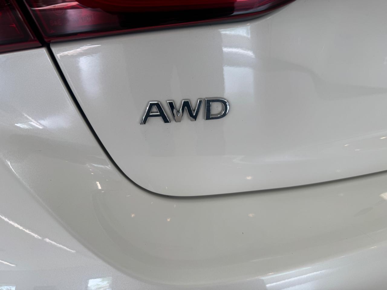 Infiniti Q50 3.0t LUXE AWD 2024