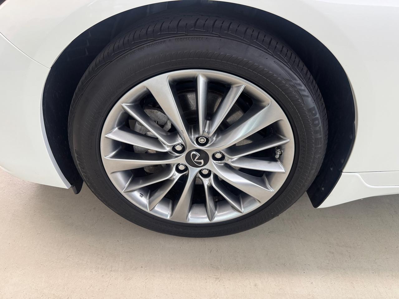 Infiniti Q50 3.0t LUXE AWD 2024