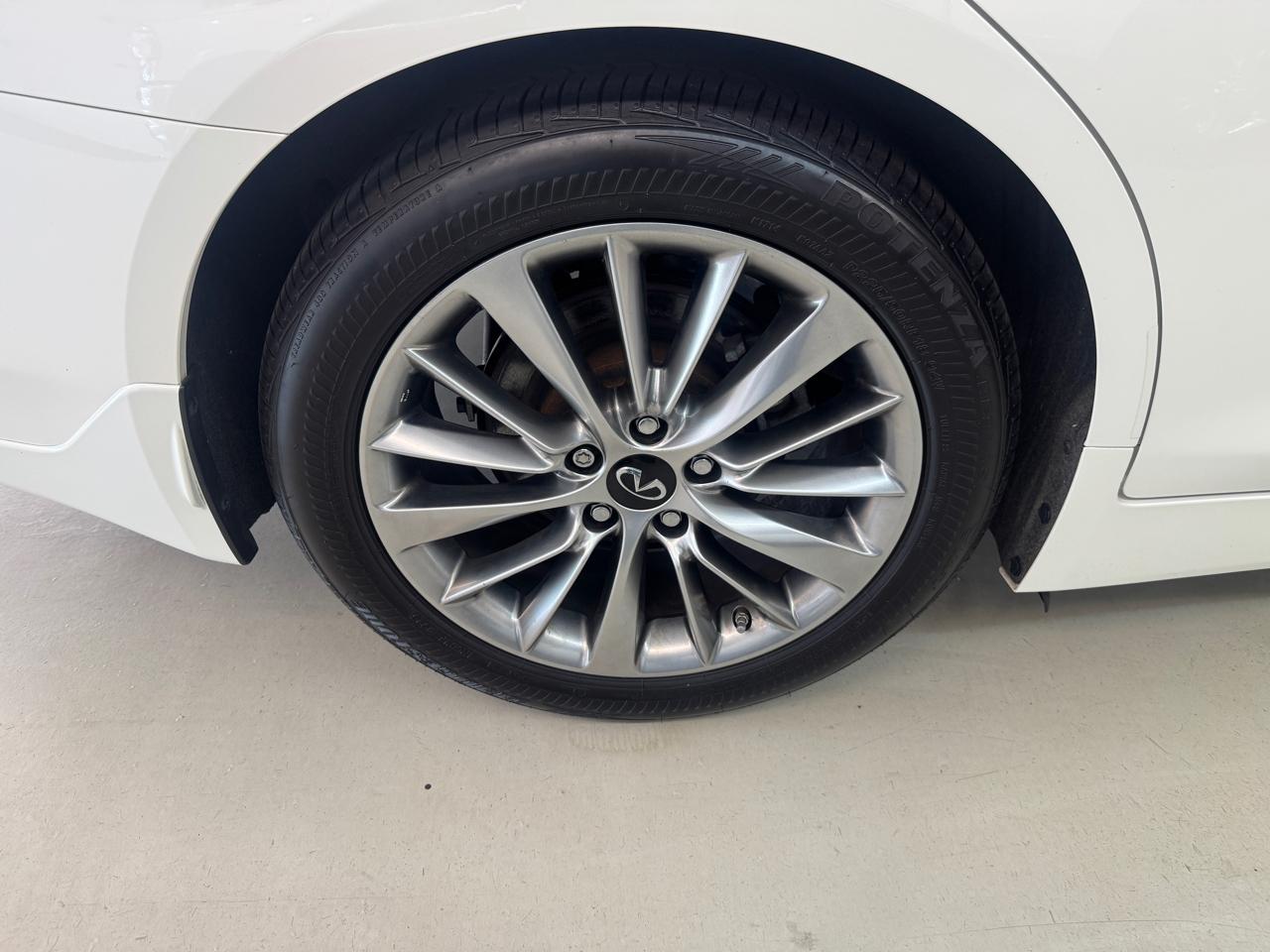 Infiniti Q50 3.0t LUXE AWD 2024