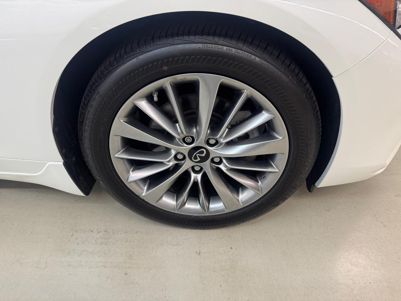 Infiniti Q50 3.0t LUXE AWD 2024
