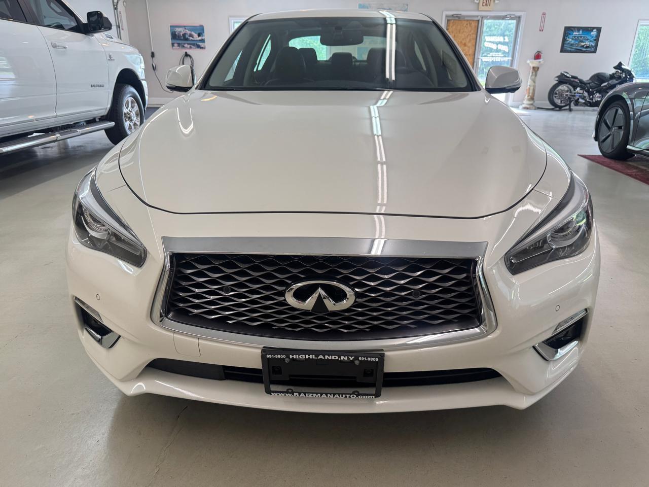 Infiniti Q50 3.0t LUXE AWD 2024