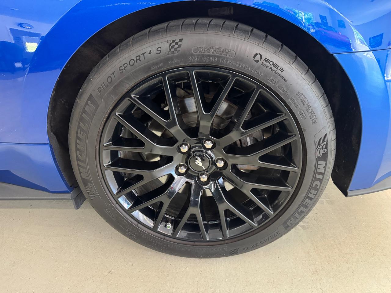 Ford Mustang GT Premium Coupe 2018