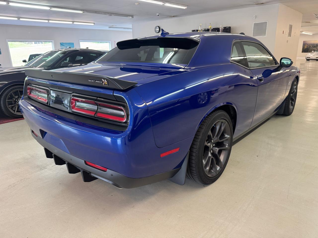 Dodge Challenger 2dr Cpe R/T Scat Pack Shaker 2021