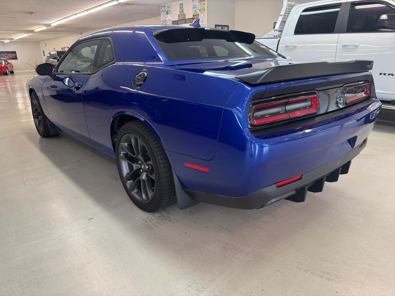 Dodge Challenger 2dr Cpe R/T Scat Pack Shaker 2021