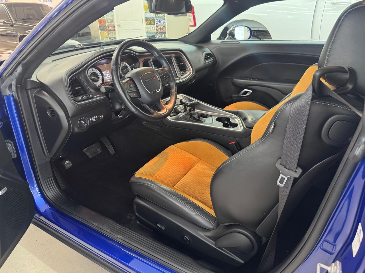 Dodge Challenger 2dr Cpe R/T Scat Pack Shaker 2021