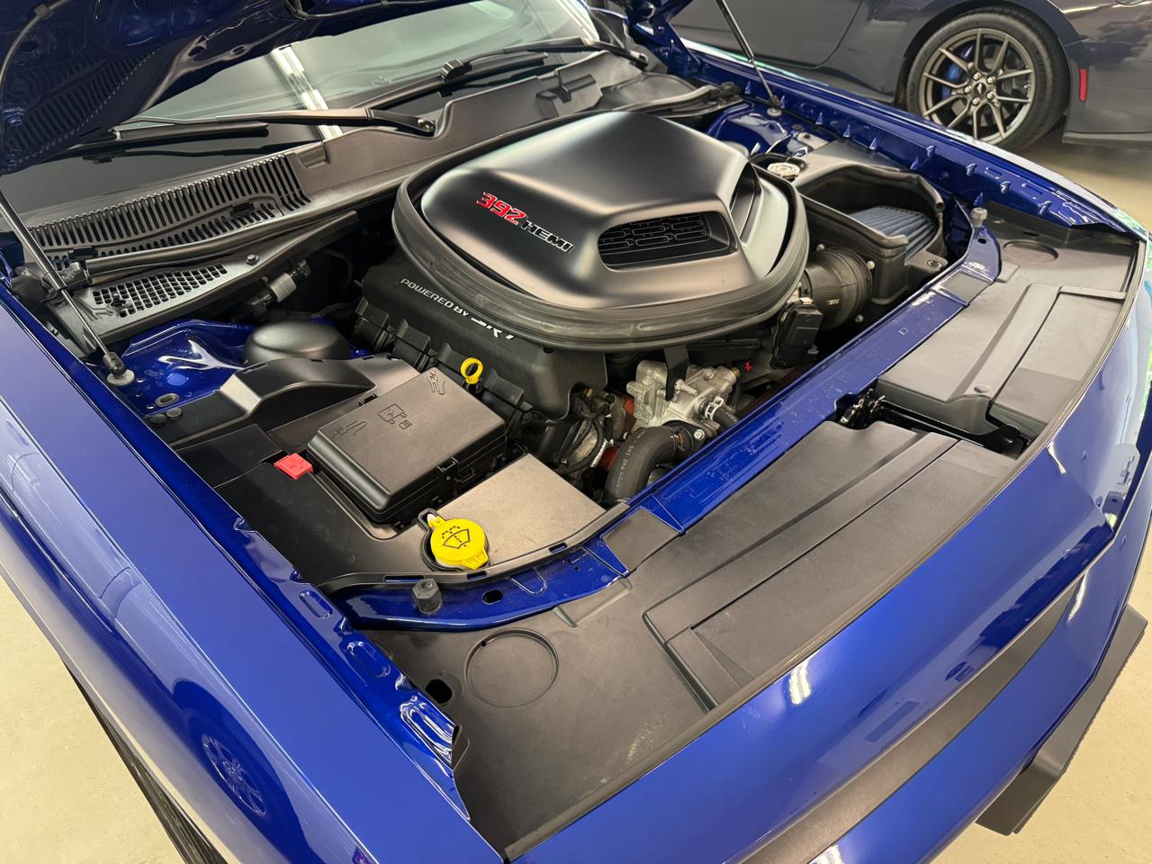 Dodge Challenger 2dr Cpe R/T Scat Pack Shaker 2021