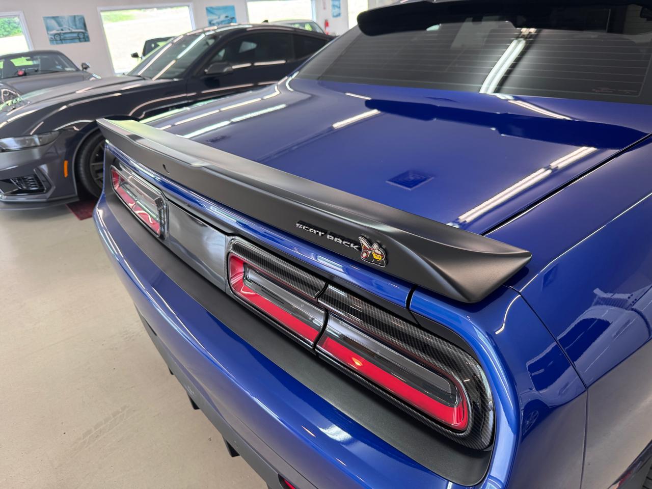 Dodge Challenger 2dr Cpe R/T Scat Pack Shaker 2021