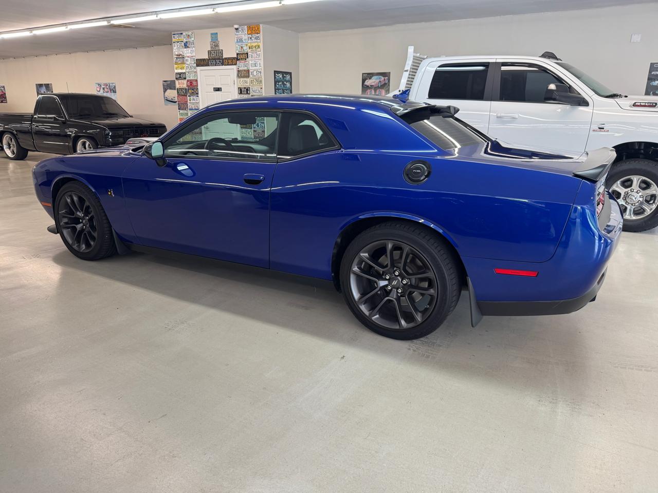 Dodge Challenger 2dr Cpe R/T Scat Pack Shaker 2021