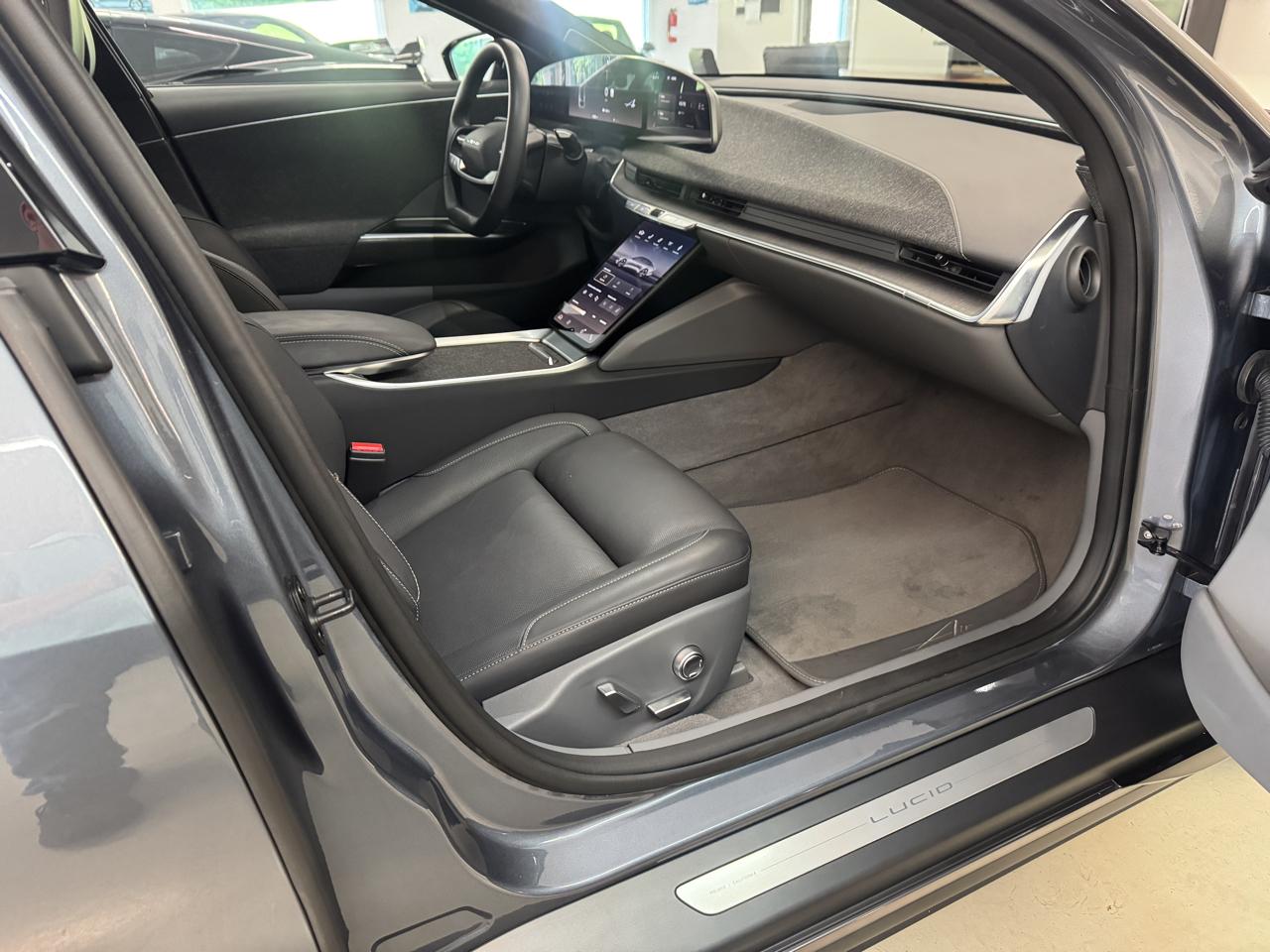 Lucid Air Touring 2024