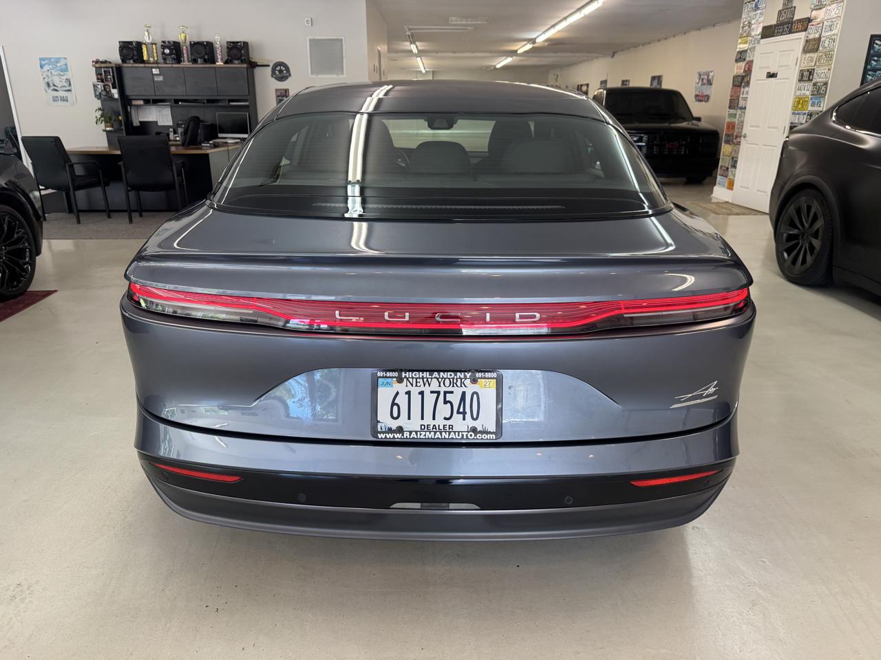 Lucid Air Touring 2024