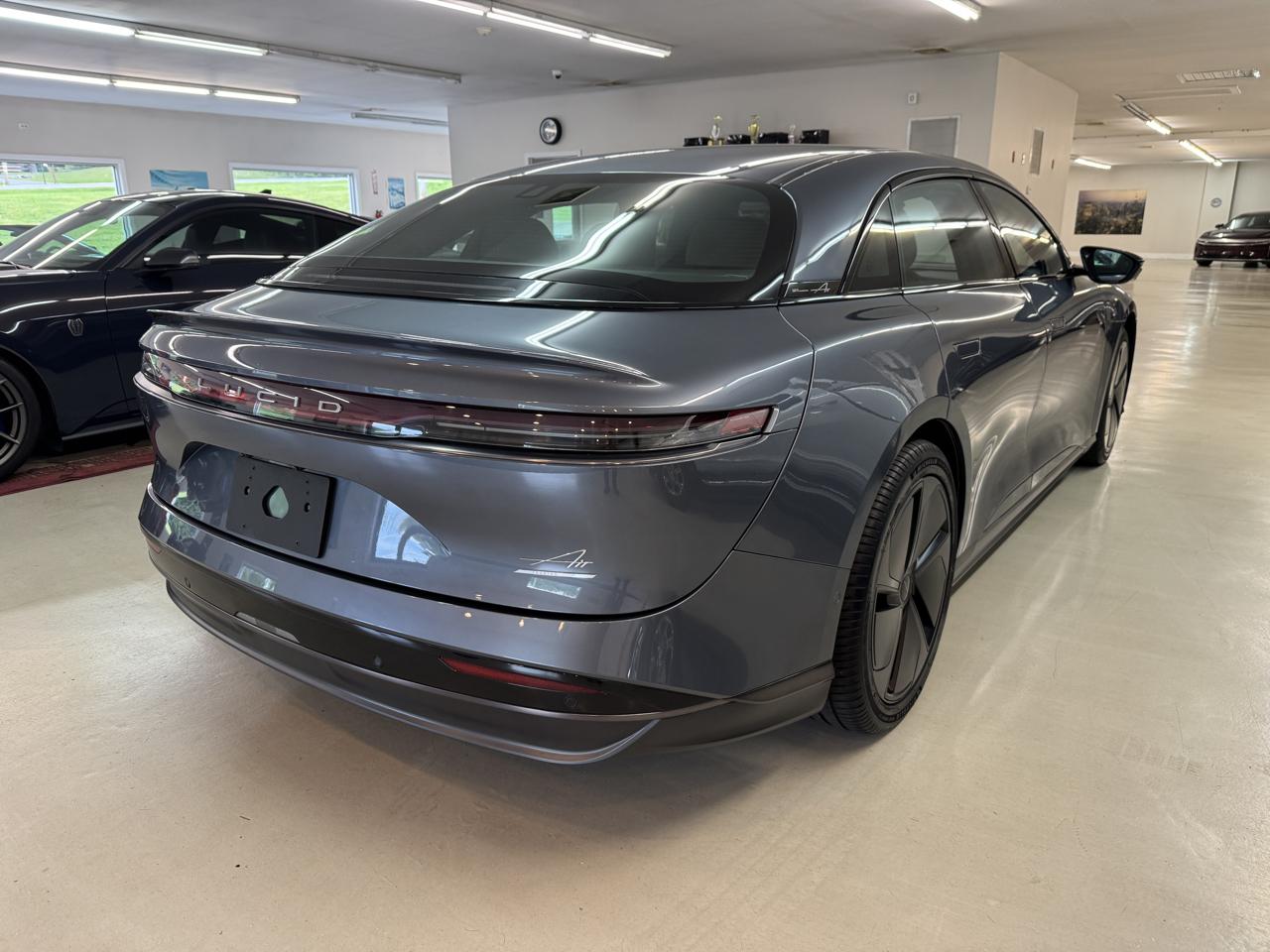 Lucid Air Touring 2024