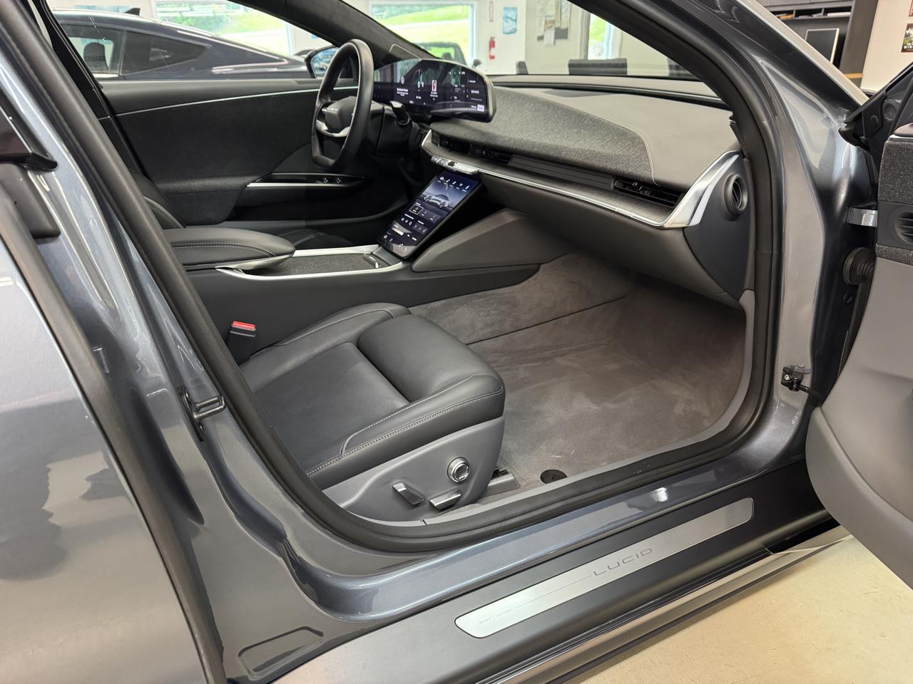 Lucid Air Touring 2024