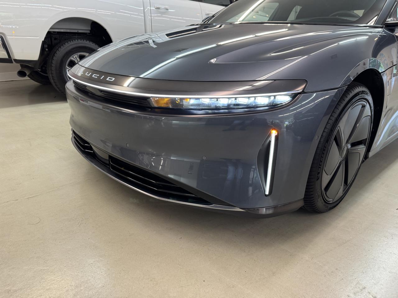 Lucid Air Touring 2024