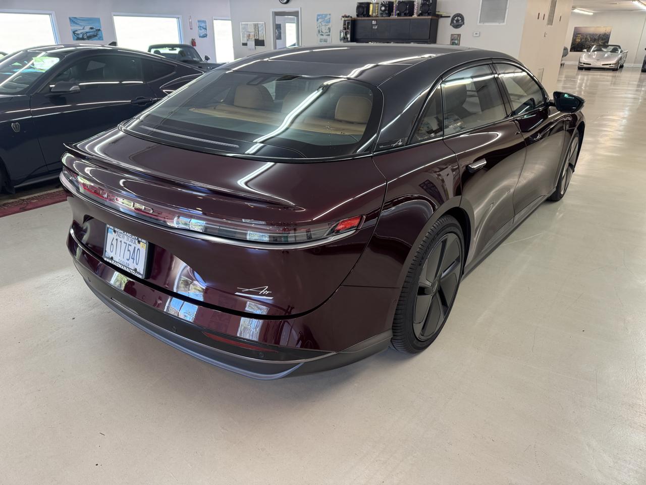Lucid Air Touring 2025