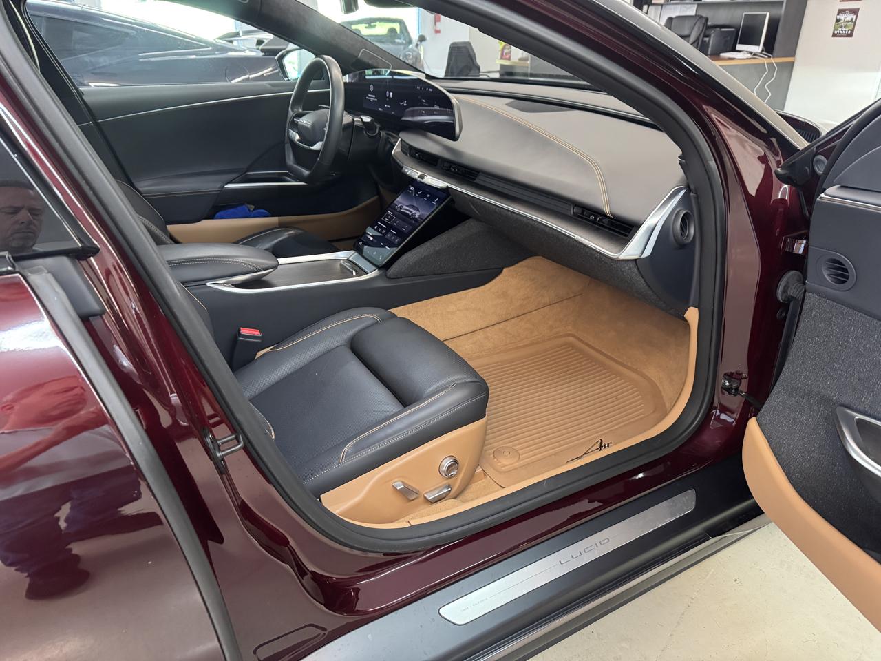 Lucid Air Touring 2025