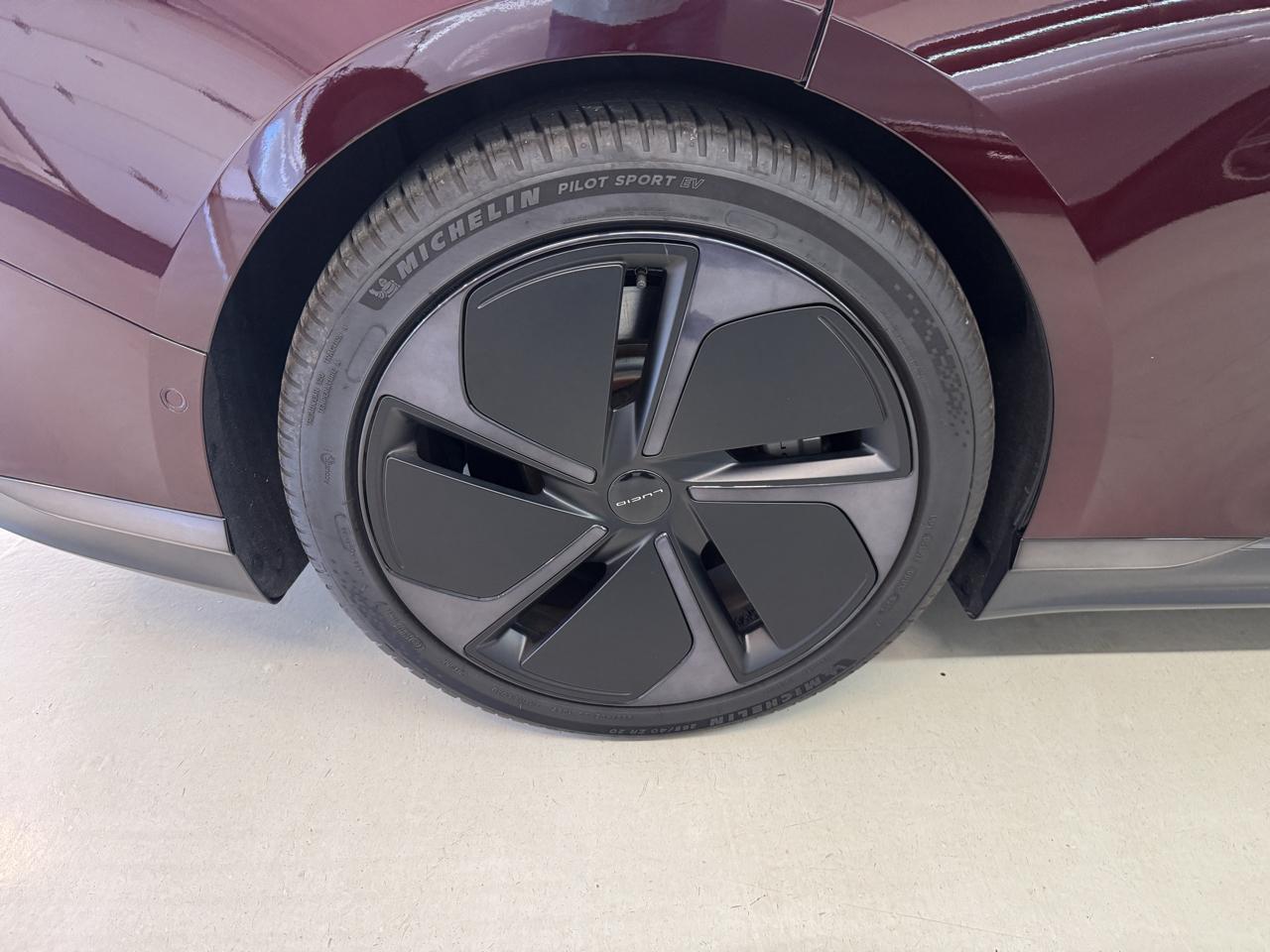 Lucid Air Touring 2025