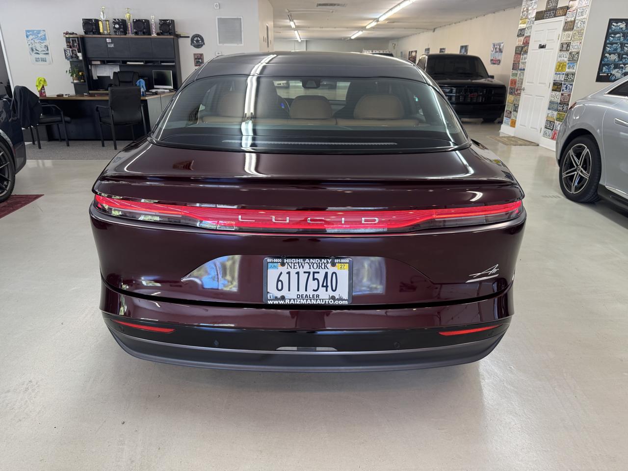 Lucid Air Touring 2025