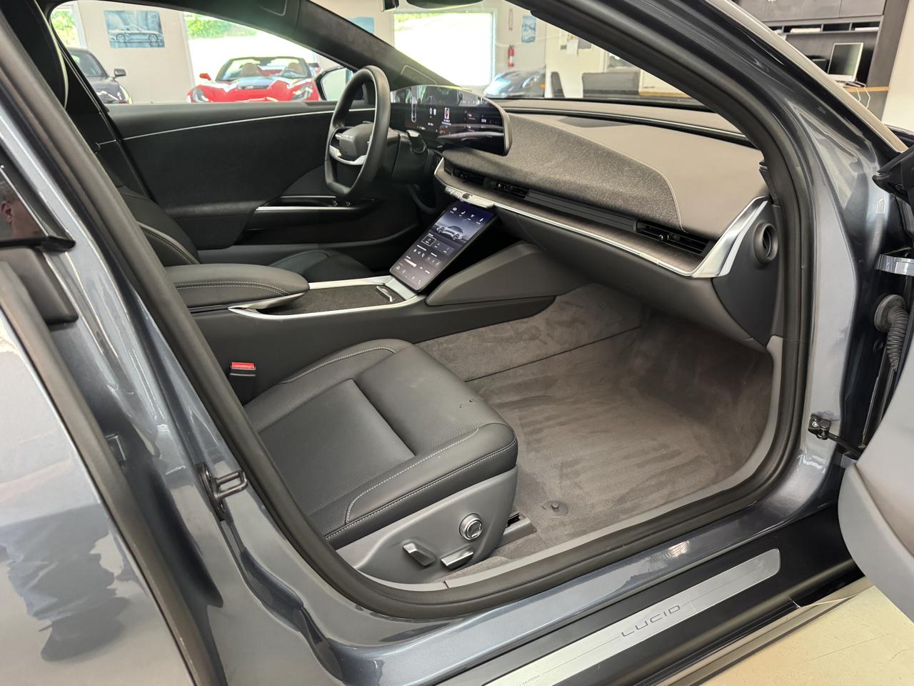 Lucid Air Touring 2025