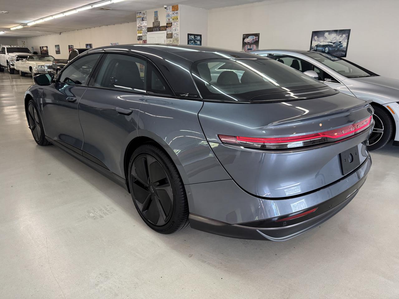 Lucid Air Touring 2025