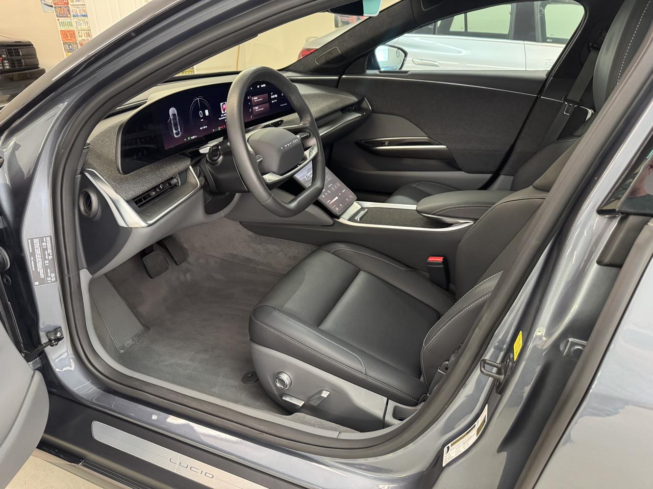 Lucid Air Touring 2025