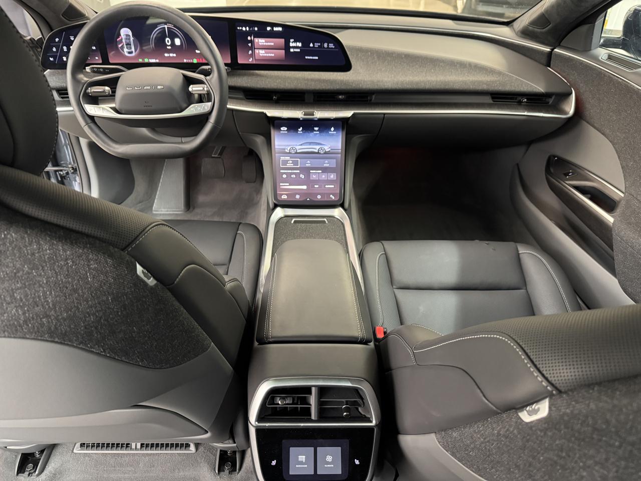Lucid Air Touring 2025