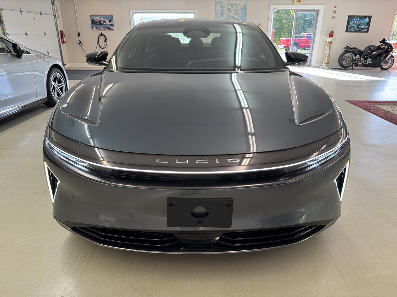Lucid Air Touring 2025