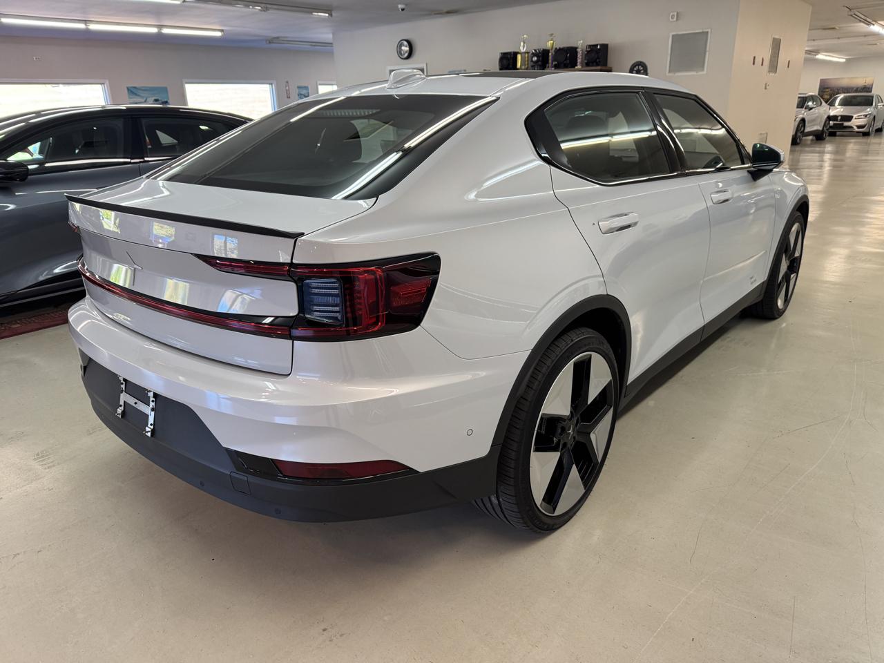 Polestar 2  2024