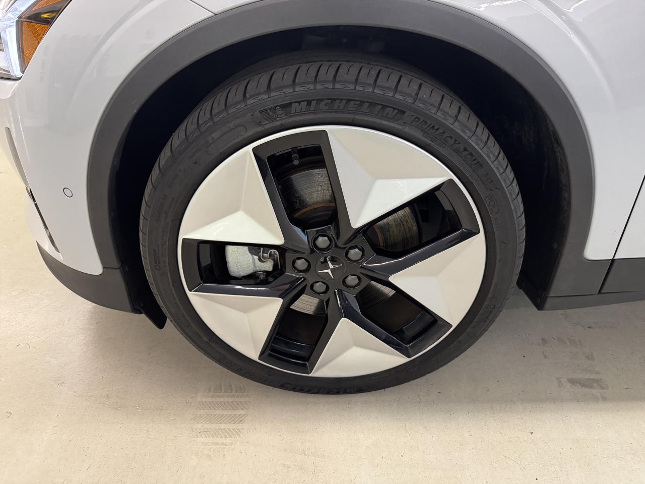 Polestar 2  2024