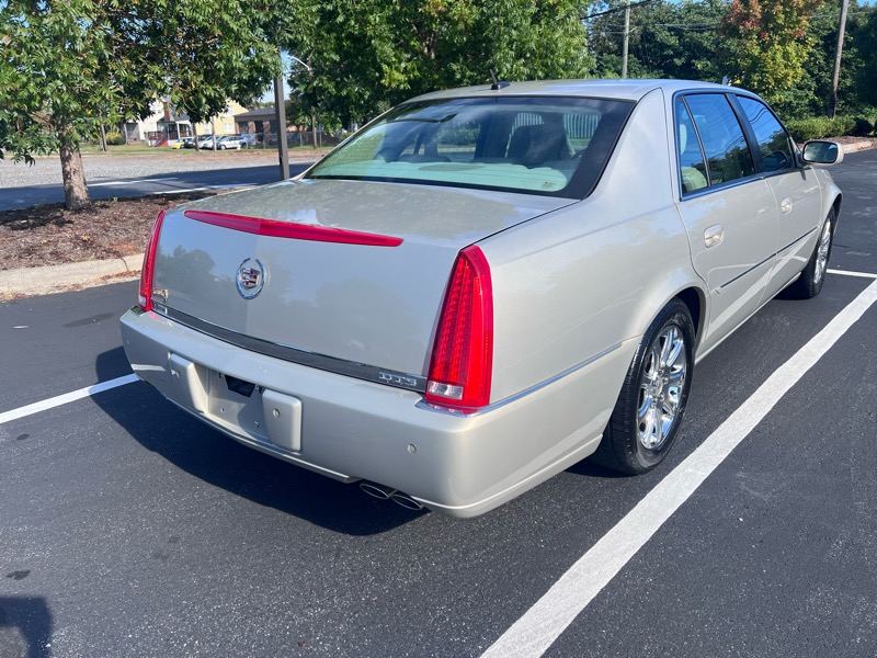 2008 Cadillac DTS Luxury II photo 4