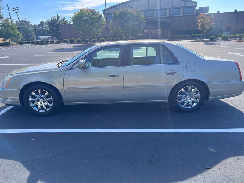 2008 Cadillac DTS Luxury II photo 7
