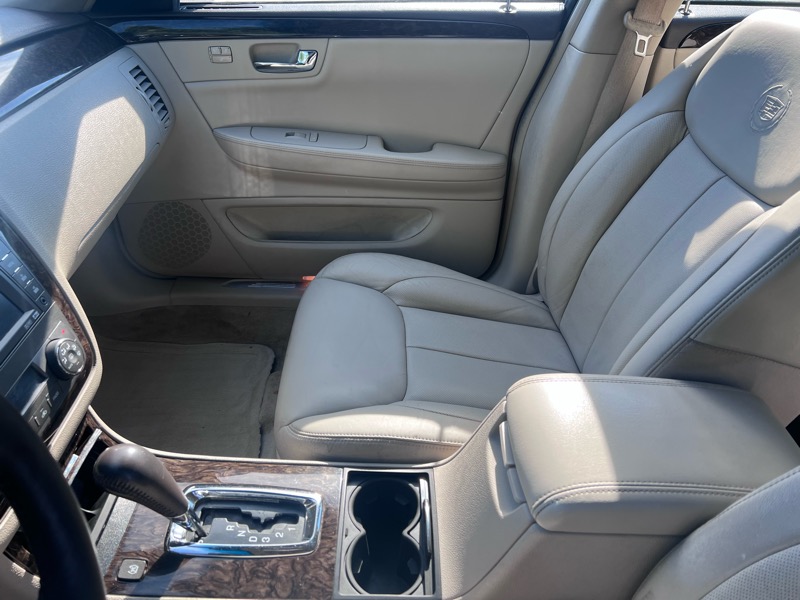 2008 Cadillac DTS Luxury II photo 14
