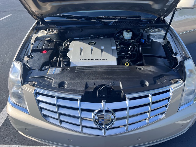 2008 Cadillac DTS Luxury II photo 25