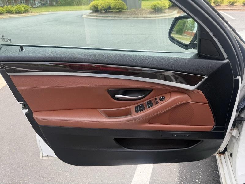 BMW 5-Series 535i xDrive 2013