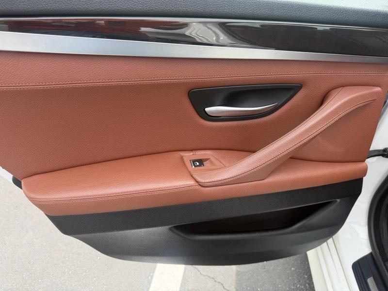 BMW 5-Series 535i xDrive 2013